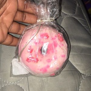 Donut bath bomb